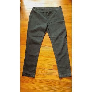 Miracle Fit Jeggings Size 18